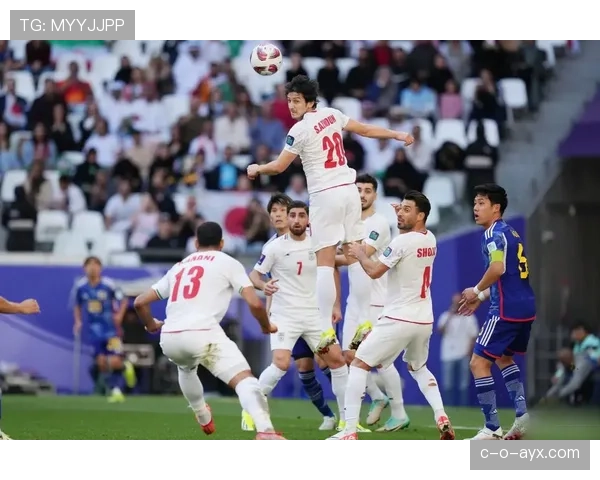 贾汉巴赫什技术闪光，撕裂防线助球队进攻