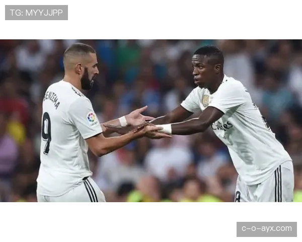 维尼修斯与阿森西奥主力之争的战术适配差异分析