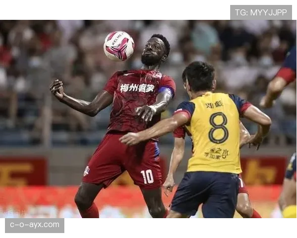 鲁莽犯规判罚标准拆解：为何轻微动作也能吃黄牌？