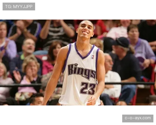 凯文·马丁无球跑动提升投篮效率，拉开防守空间明显优于昔日表现