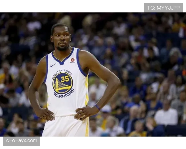 库里打球像逛自家豪宅，光鞋柜都能秒杀你我想象！