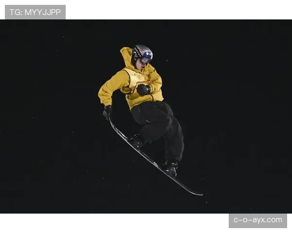 苏翊鸣滑雪场上的一身名牌，到底哪天能脱下来喘口气？